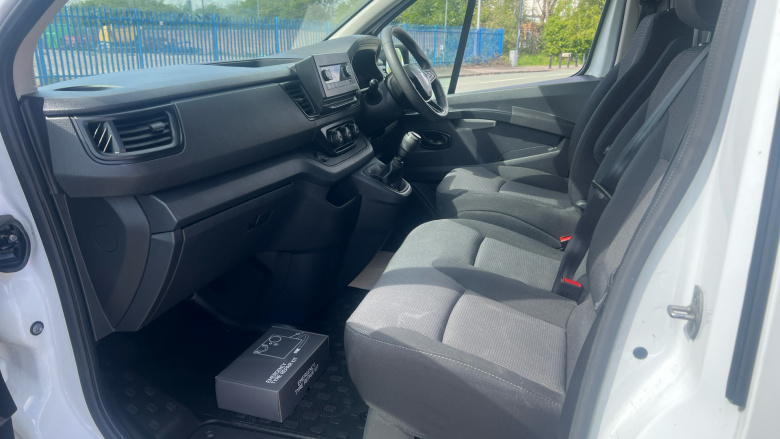 Renault Trafic Swb Diesel SL28 Blue dCi 130 Business Van